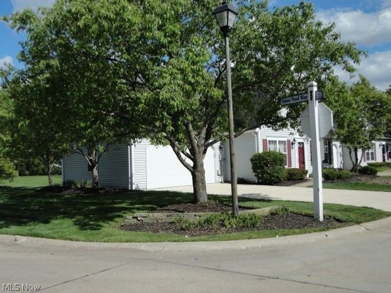 24690 Thicket Lane, Unit 32, Olmsted Falls, OH 44138 Photo 36