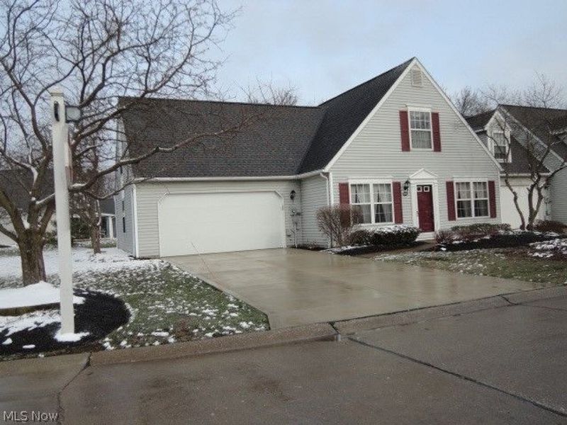 24690 Thicket Lane, Unit 32, Olmsted Falls, OH 44138 Photo 4