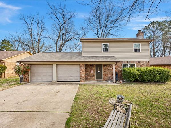 1512 N Jackson Avenue, Russellville, AR 72801