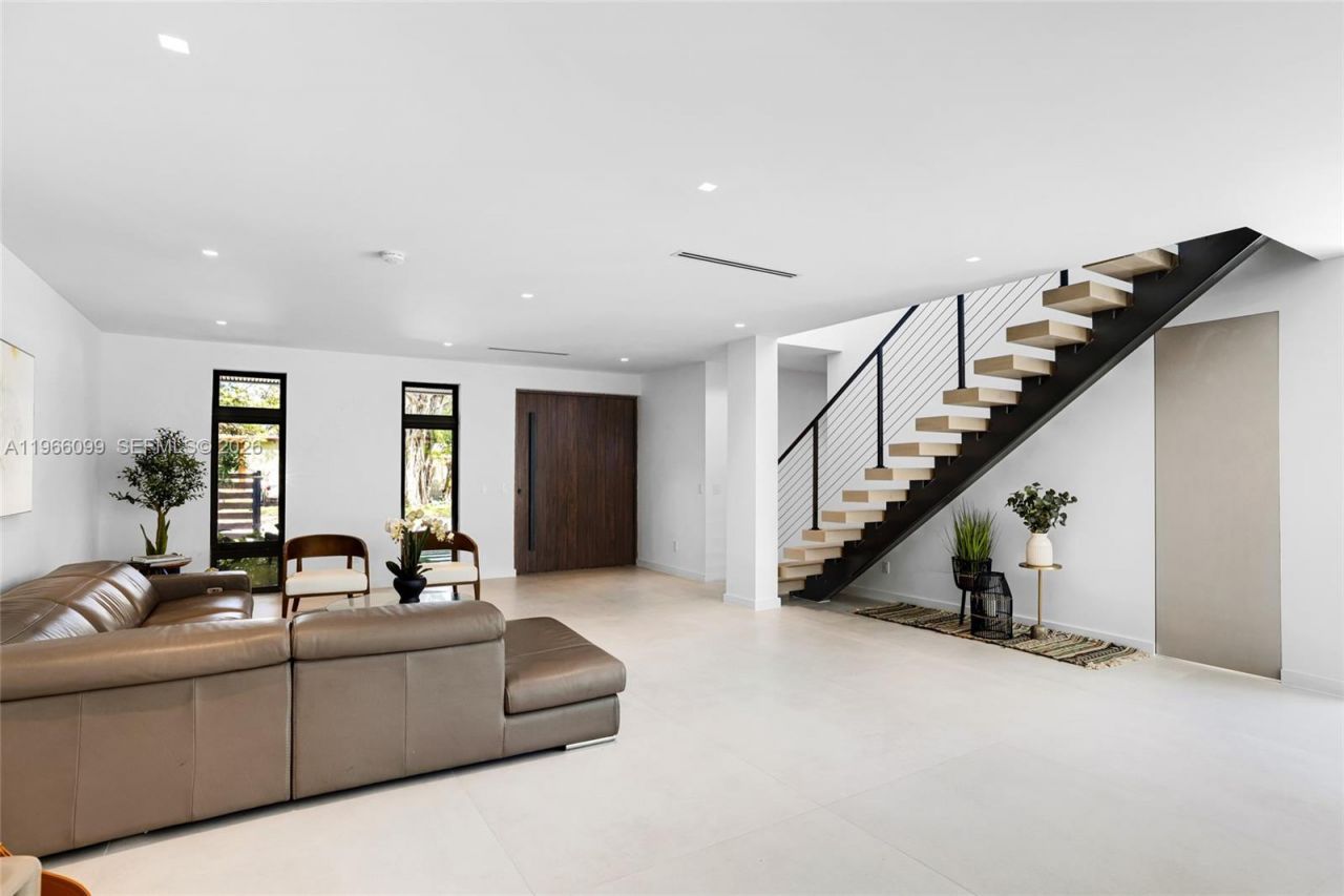 300 NE 48th St, Miami, FL 33137 Photo