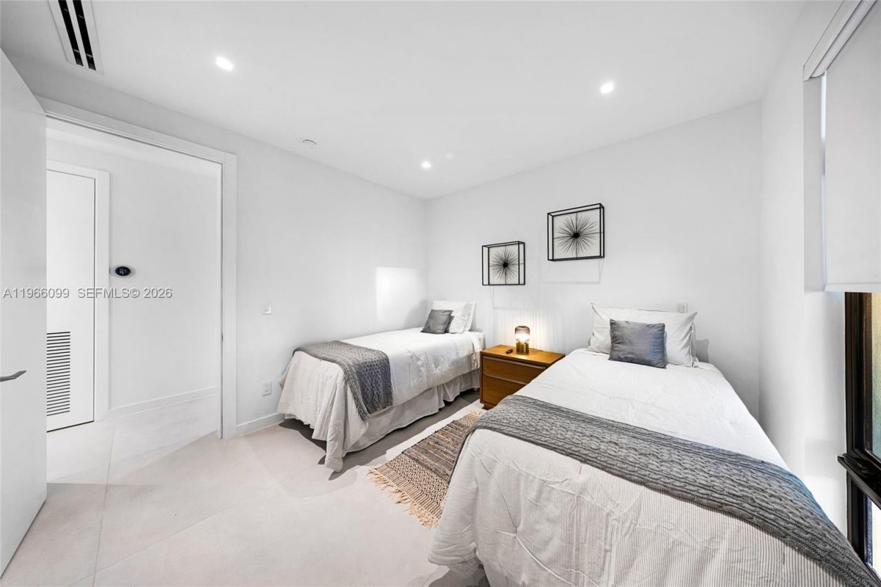 300 NE 48th St, Miami, FL 33137 Photo