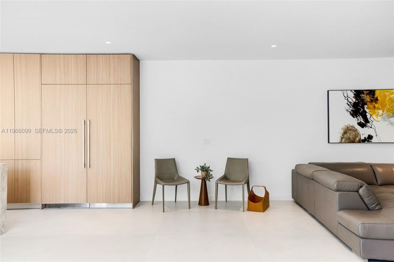 300 NE 48th St, Miami, FL 33137 Photo