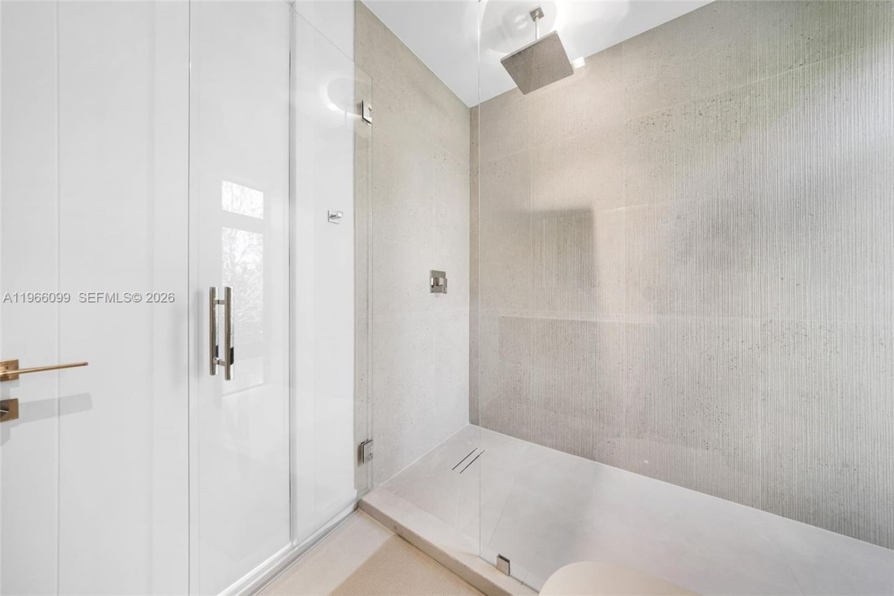 300 NE 48th St, Miami, FL 33137 Photo