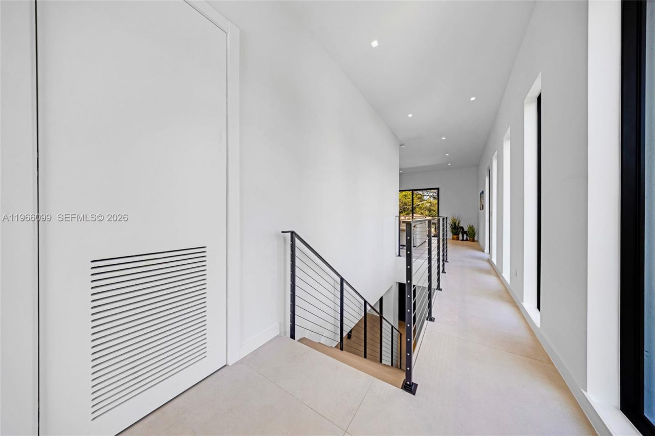 300 NE 48th St, Miami, FL 33137 Photo