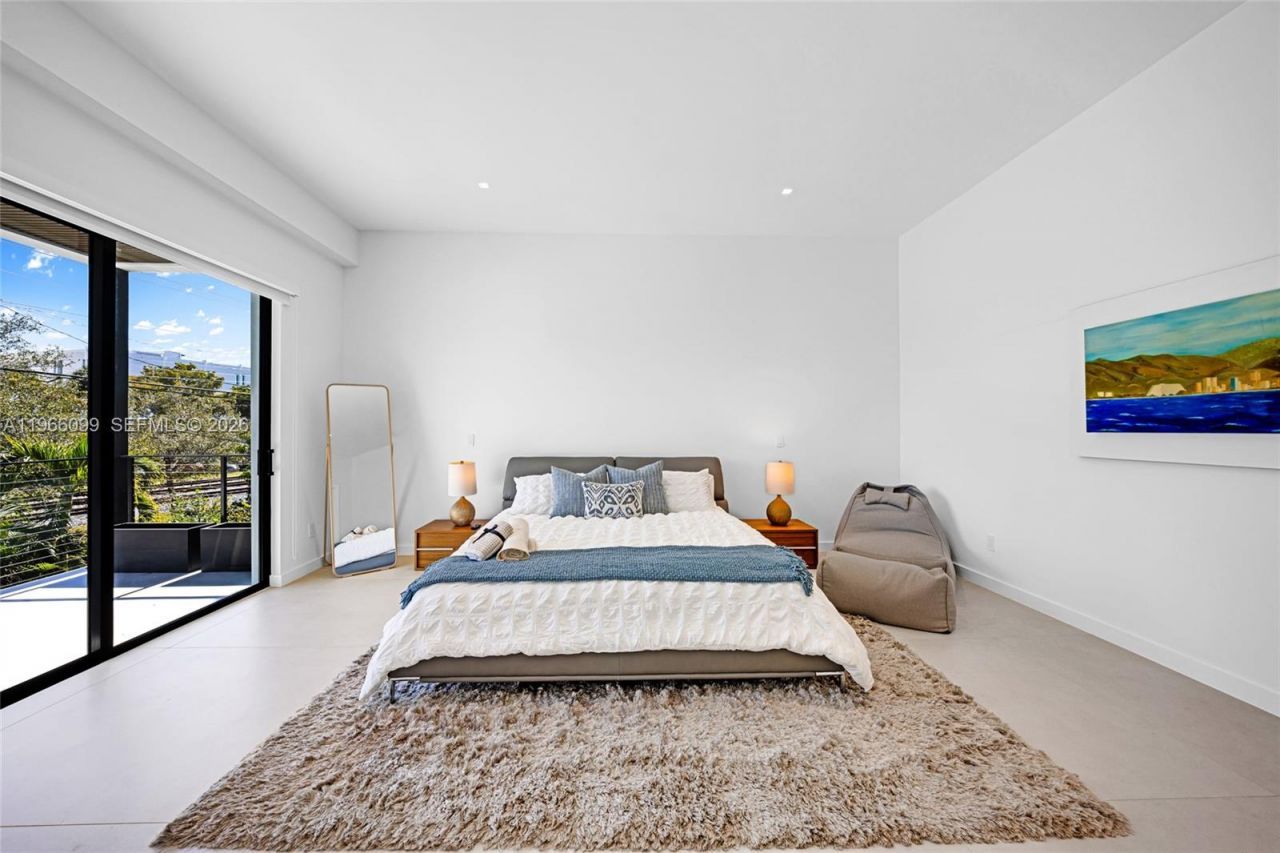 300 NE 48th St, Miami, FL 33137 Photo