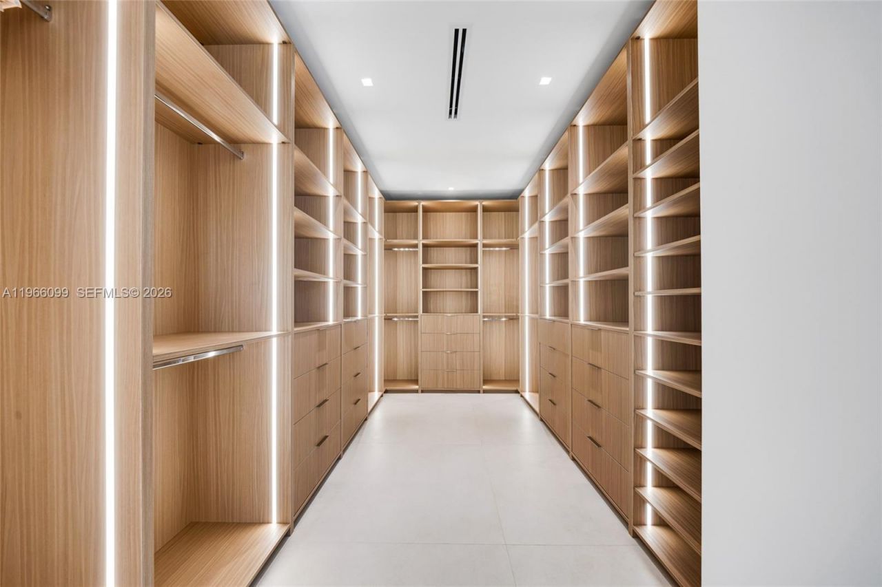 300 NE 48th St, Miami, FL 33137 Photo