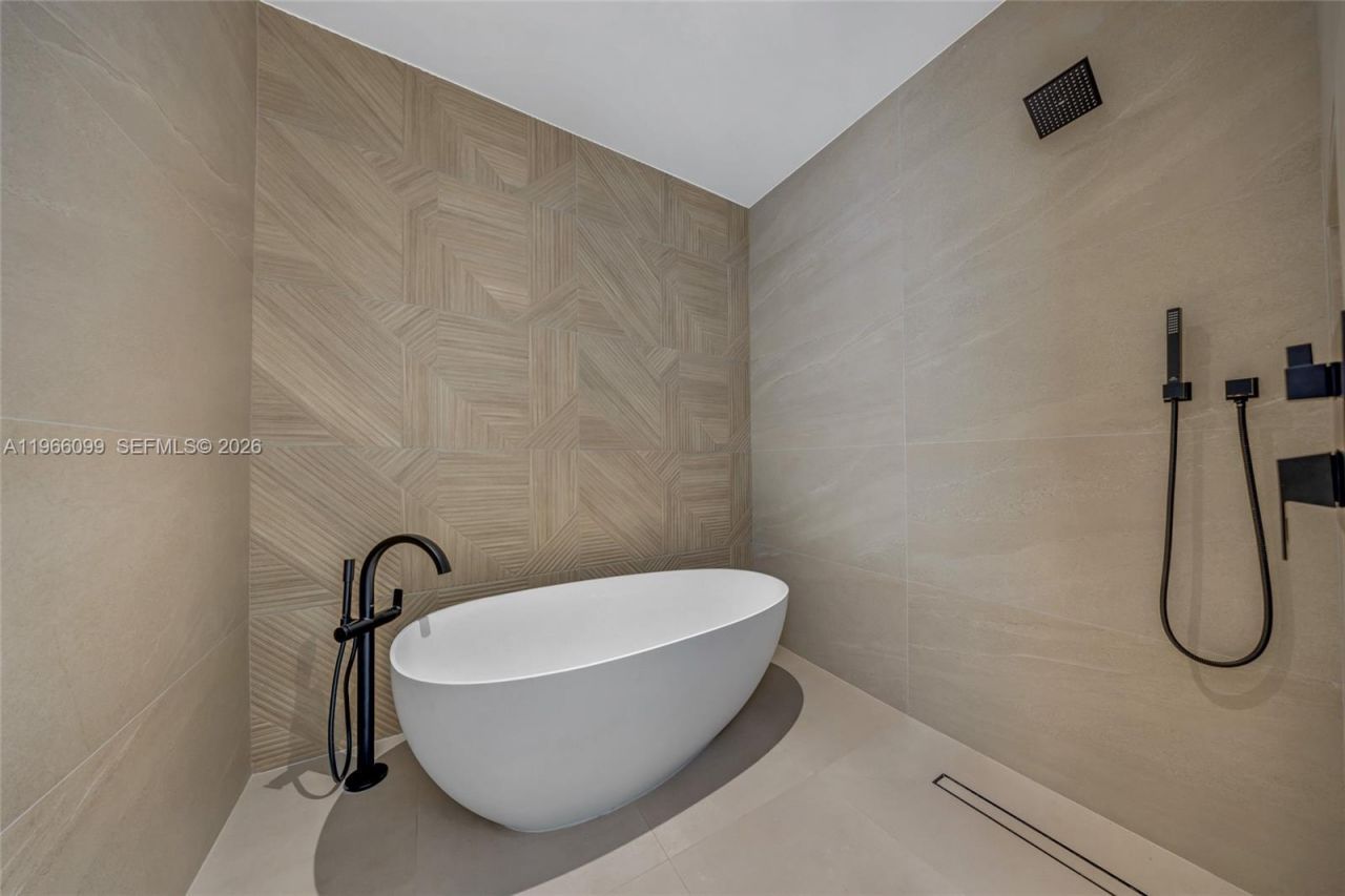 300 NE 48th St, Miami, FL 33137 Photo