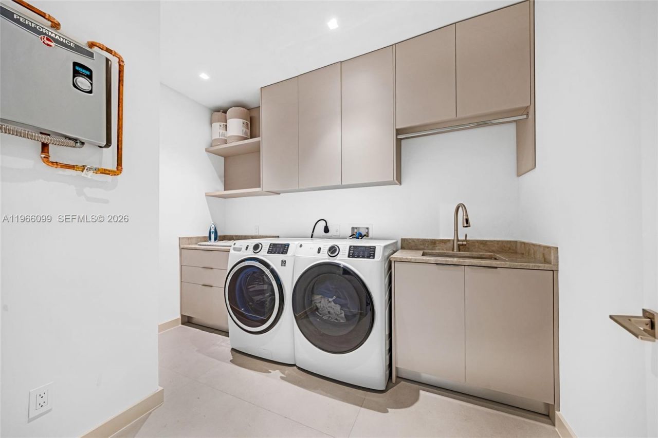 300 NE 48th St, Miami, FL 33137 Photo