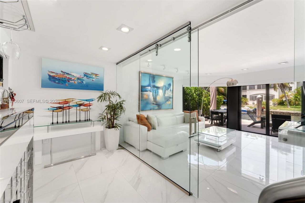 3560 W Fairview St , Miami, FL 33133 Photo