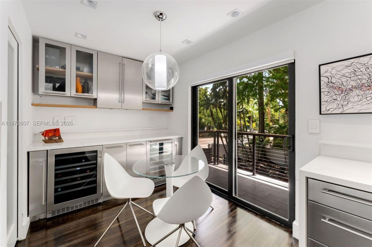 3560 W Fairview St , Miami, FL 33133 Photo