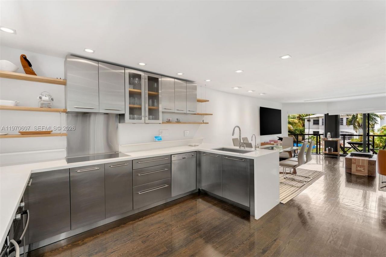 3560 W Fairview St , Miami, FL 33133 Photo