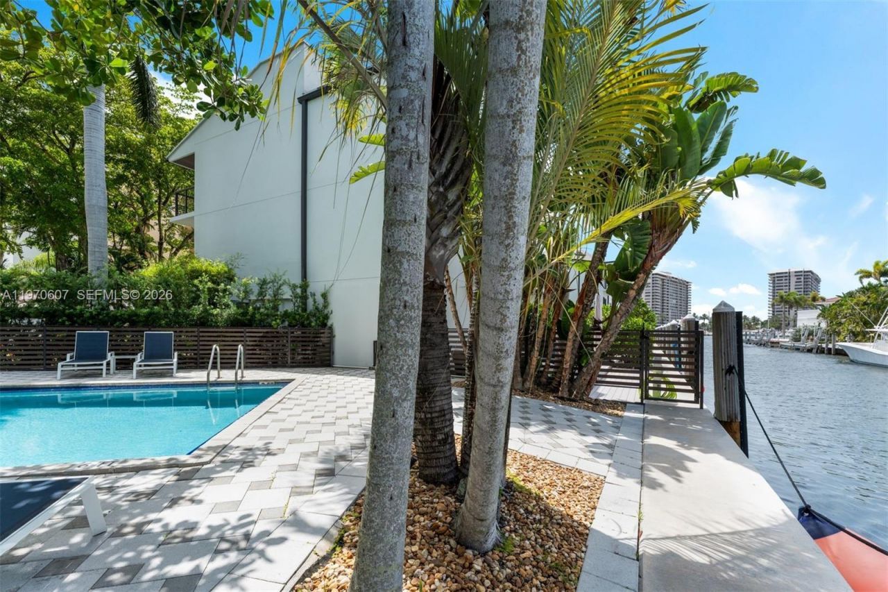 3560 W Fairview St , Miami, FL 33133 Photo