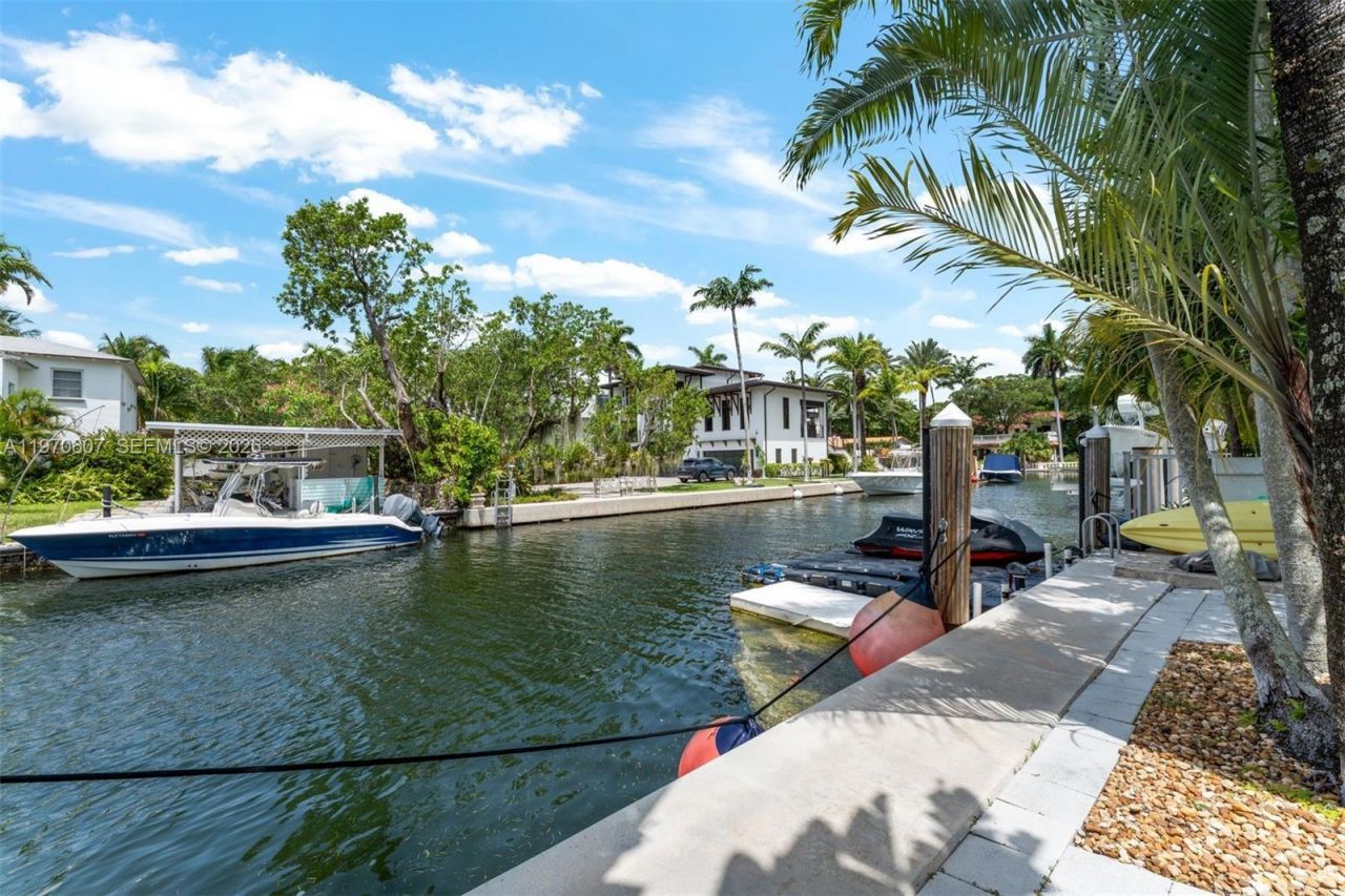 3560 W Fairview St , Miami, FL 33133 Photo