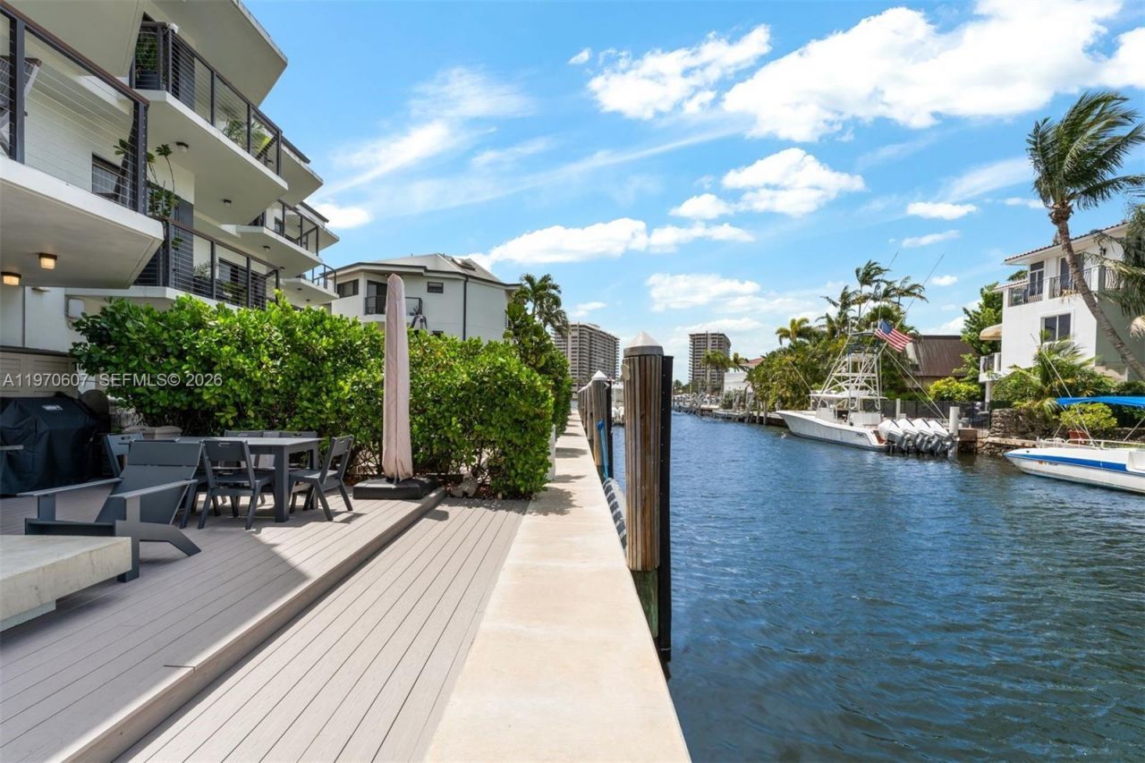 3560 W Fairview St , Miami, FL 33133 Photo