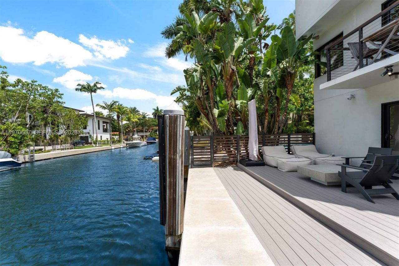 3560 W Fairview St , Miami, FL 33133 Photo