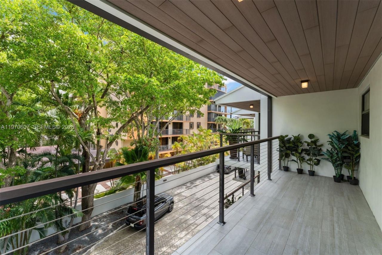 3560 W Fairview St , Miami, FL 33133 Photo