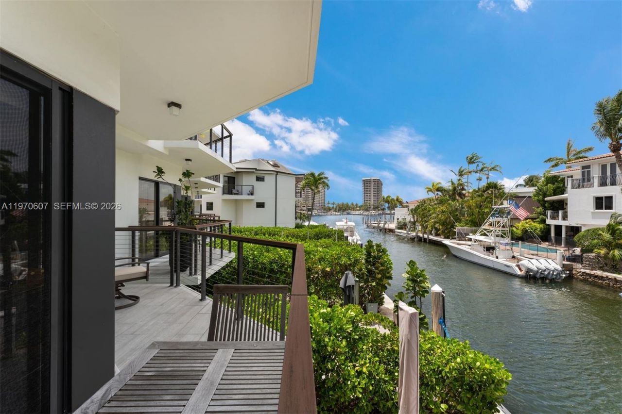 3560 W Fairview St , Miami, FL 33133 Photo