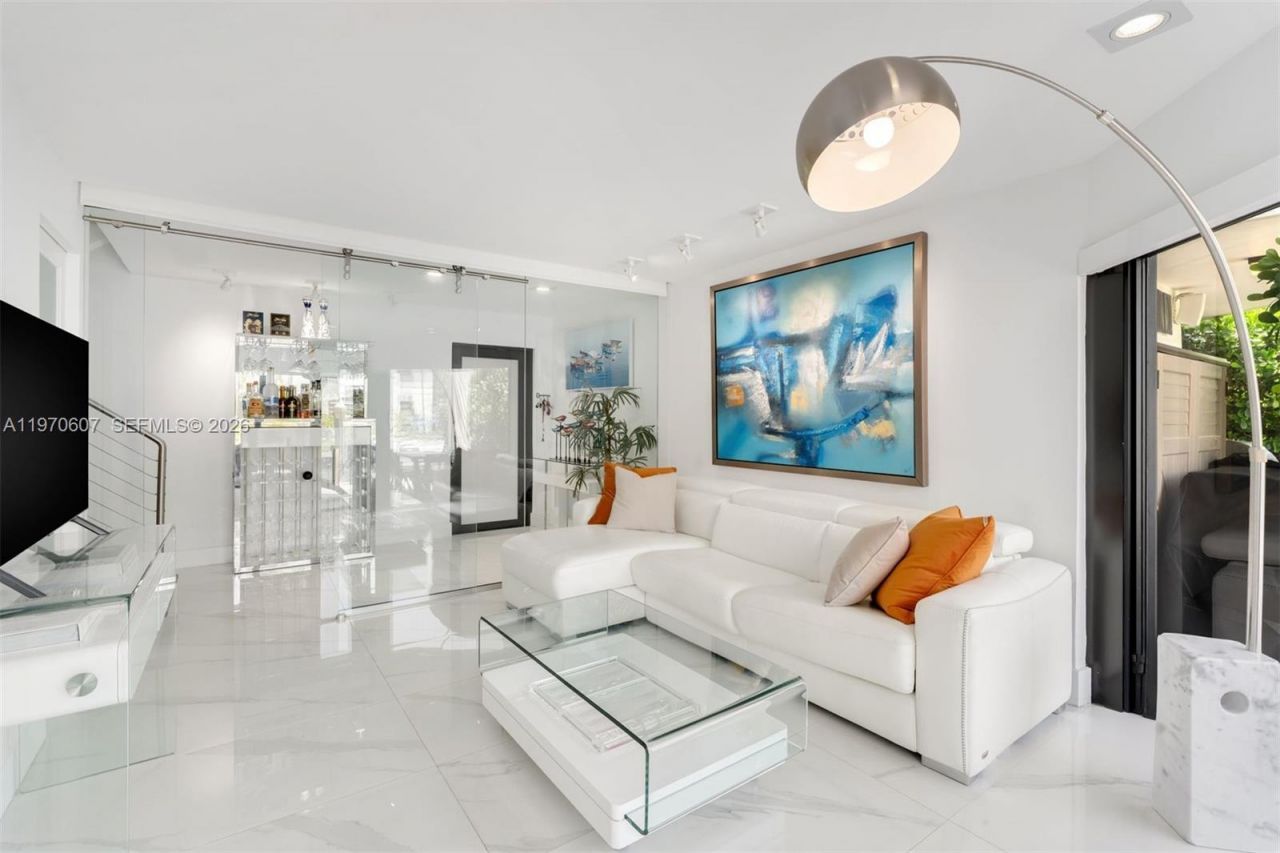 3560 W Fairview St , Miami, FL 33133 Photo