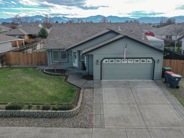 2460 Jeremy Street, Central Point, OR 97502