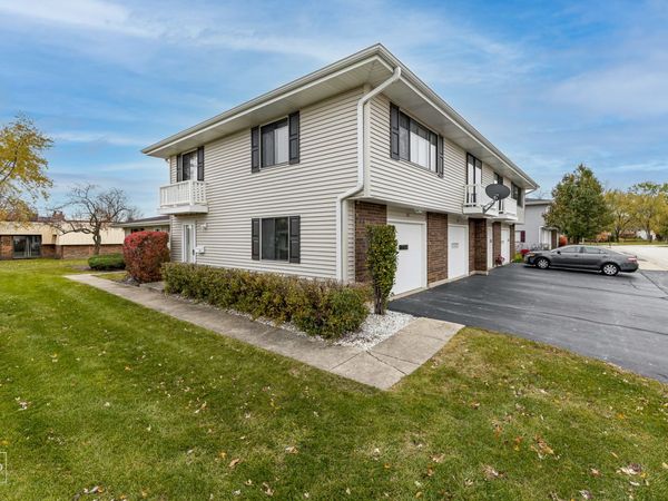 115 Millbrook Lane, Unit 115, Schaumburg, IL 60193