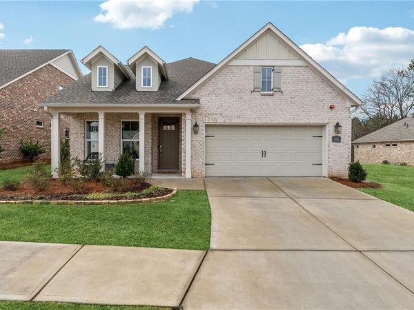 204 Floral Valley Drive, Woodstock, GA 30188