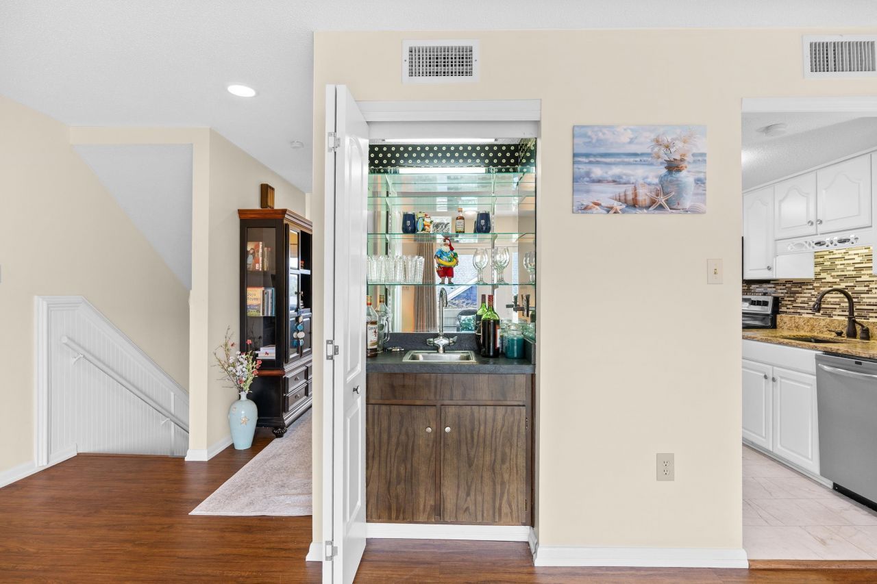 1000 11th Ave. N Photo 23