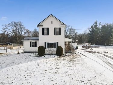 2420 Beechwood Avenue NE, Alliance, OH 44601