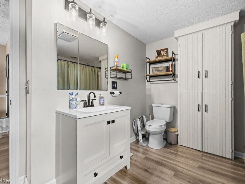 2420 Beechwood Avenue NE, Alliance, OH 44601 Photo 17