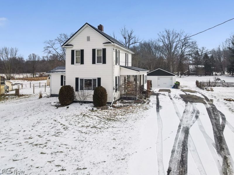 2420 Beechwood Avenue NE, Alliance, OH 44601 Photo 3