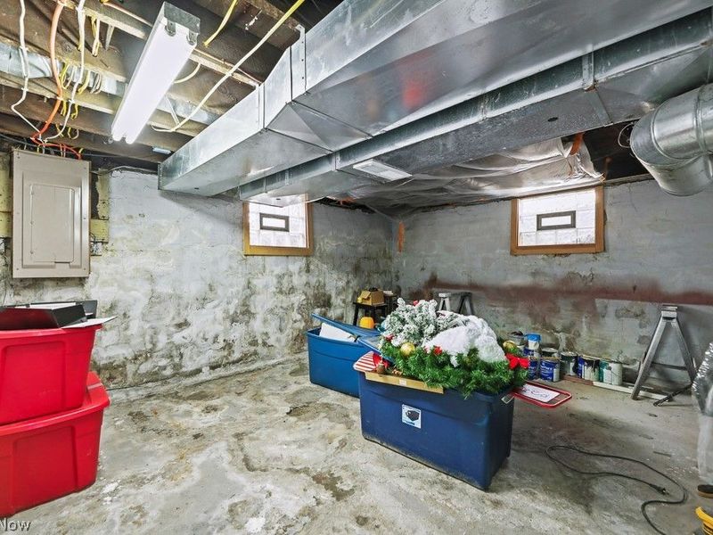 2420 Beechwood Avenue NE, Alliance, OH 44601 Photo 32