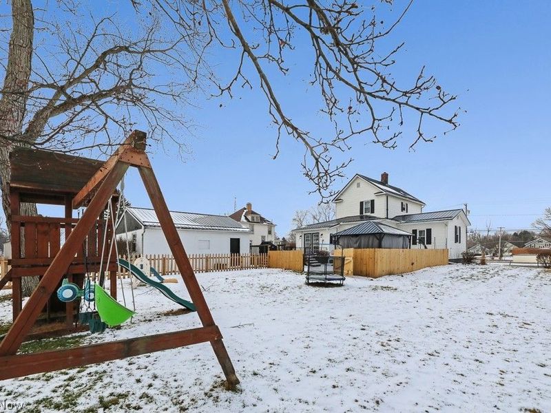 2420 Beechwood Avenue NE, Alliance, OH 44601 Photo 34