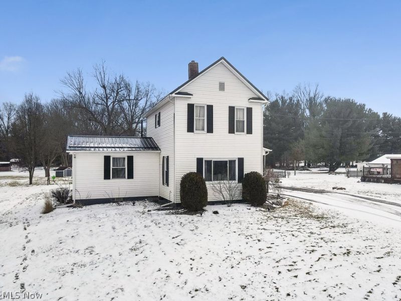 2420 Beechwood Avenue NE, Alliance, OH 44601 Photo 4