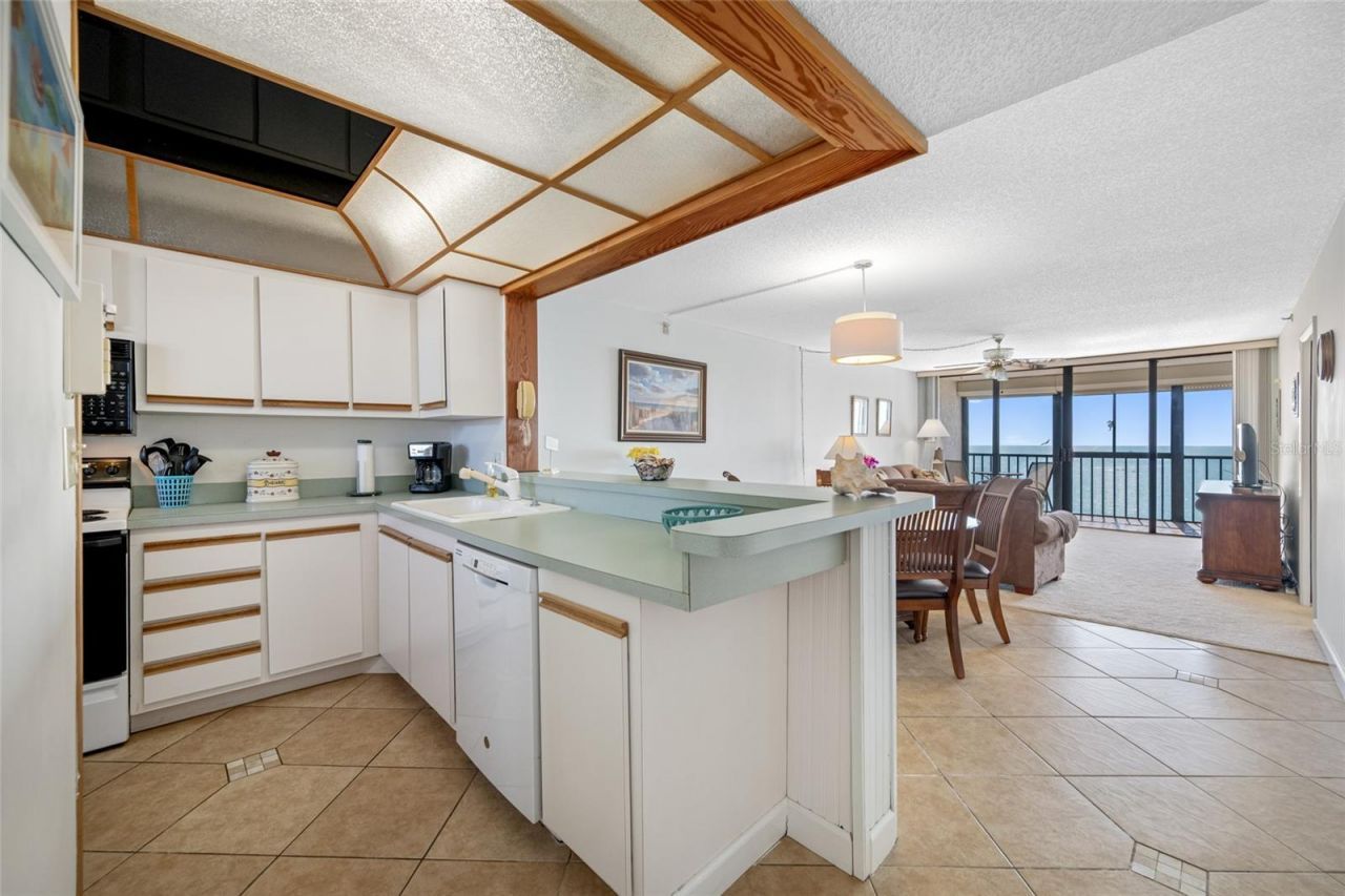 15462 Gulf Boulevard, Unit 603, Madeira Beach, FL 33708 Photo