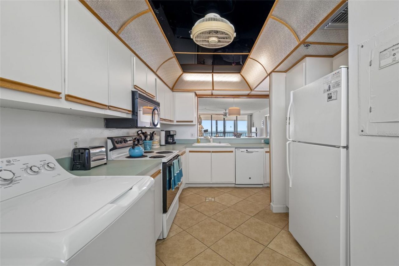 15462 Gulf Boulevard, Unit 603, Madeira Beach, FL 33708 Photo