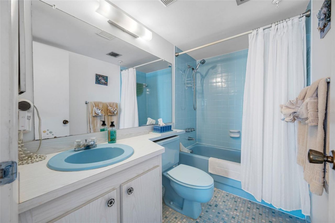 15462 Gulf Boulevard, Unit 603, Madeira Beach, FL 33708 Photo