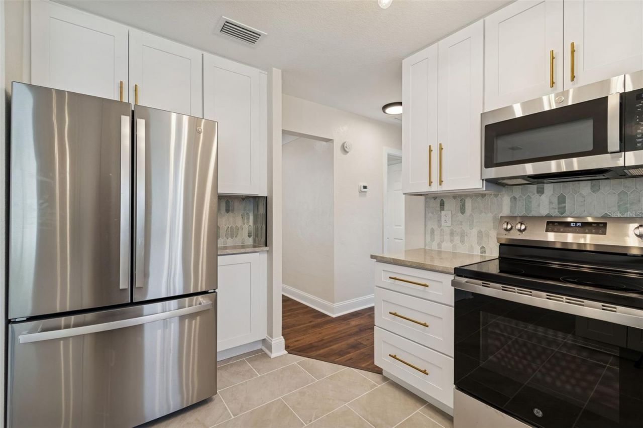 5682 46th Avenue N, Kenneth City, FL 33709 Photo