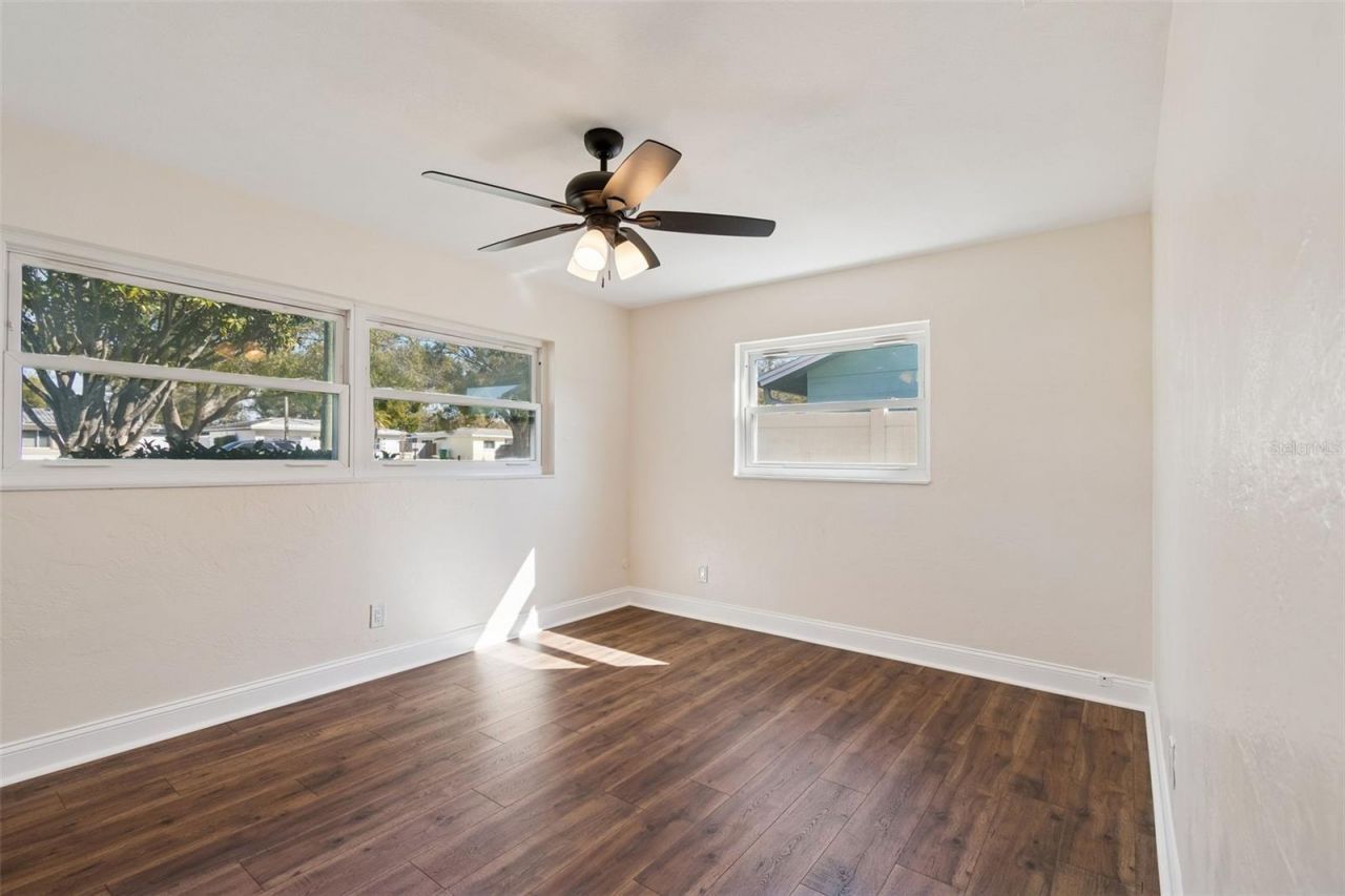 5682 46th Avenue N, Kenneth City, FL 33709 Photo