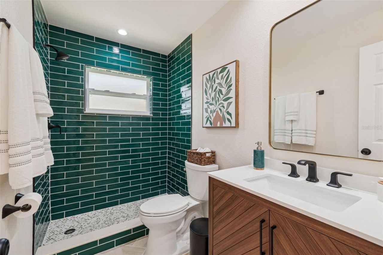 5682 46th Avenue N, Kenneth City, FL 33709 Photo