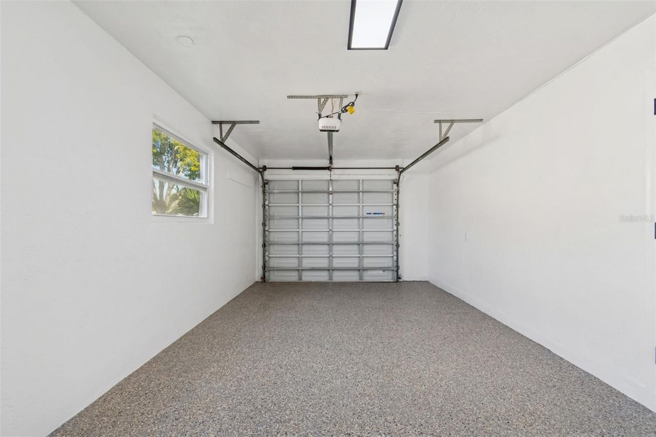 5682 46th Avenue N, Kenneth City, FL 33709 Photo