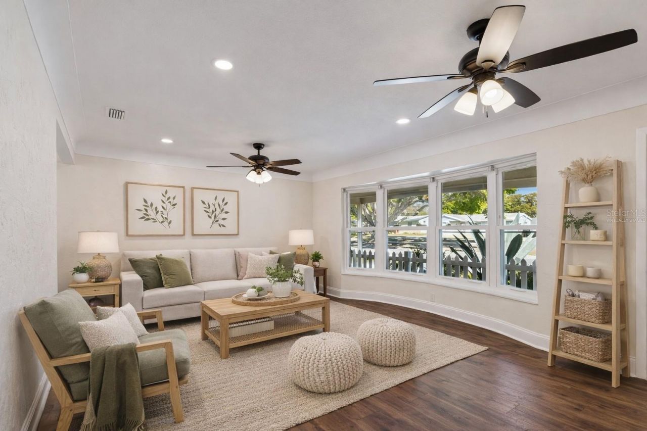 5682 46th Avenue N, Kenneth City, FL 33709 Photo