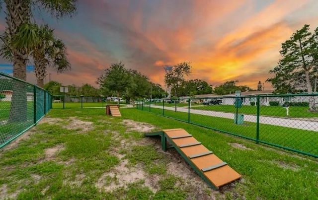 5682 46th Avenue N, Kenneth City, FL 33709 Photo