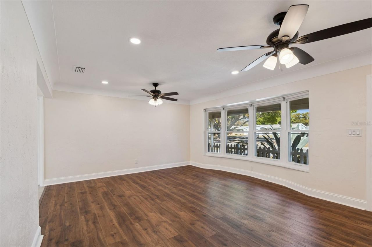 5682 46th Avenue N, Kenneth City, FL 33709 Photo