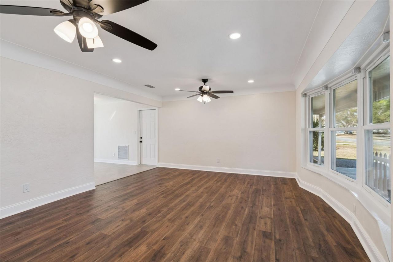 5682 46th Avenue N, Kenneth City, FL 33709 Photo