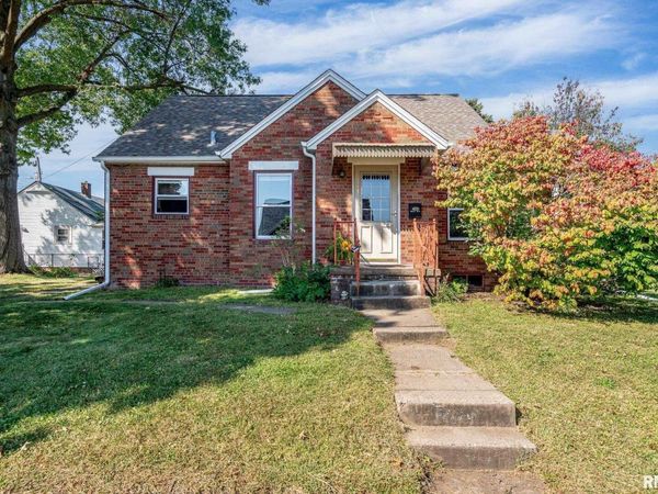 1922 N Pine Street , Davenport, IA 52804