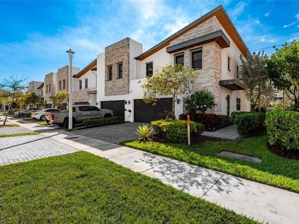 7902 NW 105th Ct, Unit 7902, Doral, FL 33178