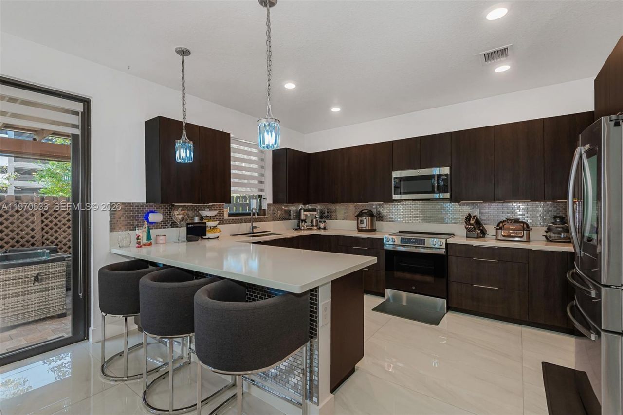 7902 NW 105th Ct , Unit 7902, Doral, FL 33178 Photo