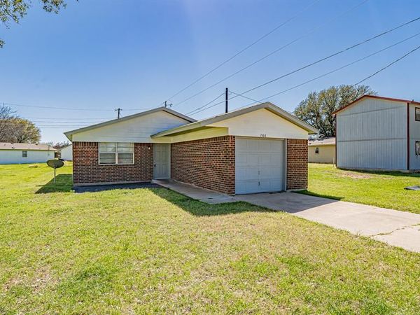 1568 Reef Drive, Pelican Bay, TX 76020