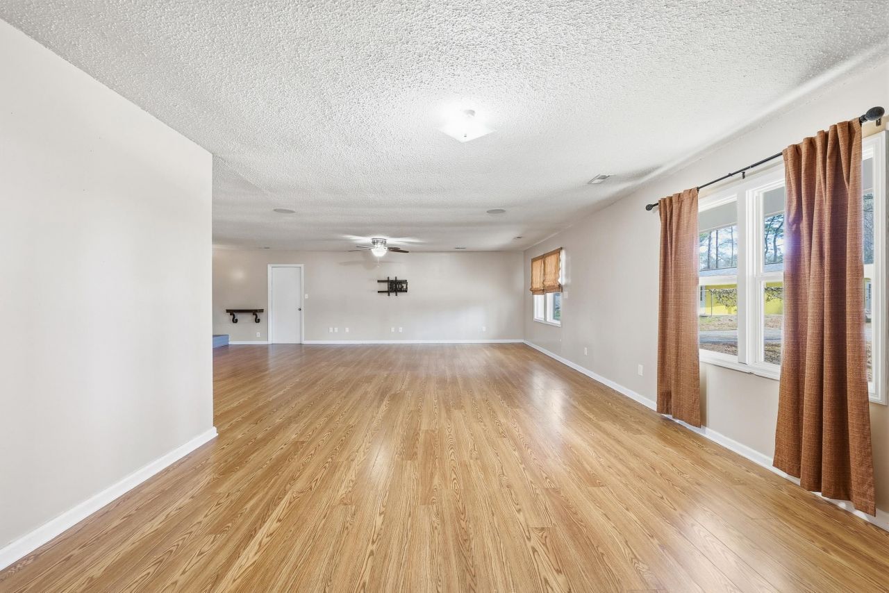 3060 Forestbrook Rd. Photo 4