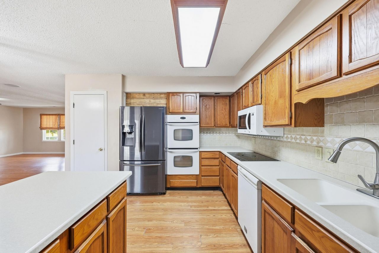 3060 Forestbrook Rd. Photo 8