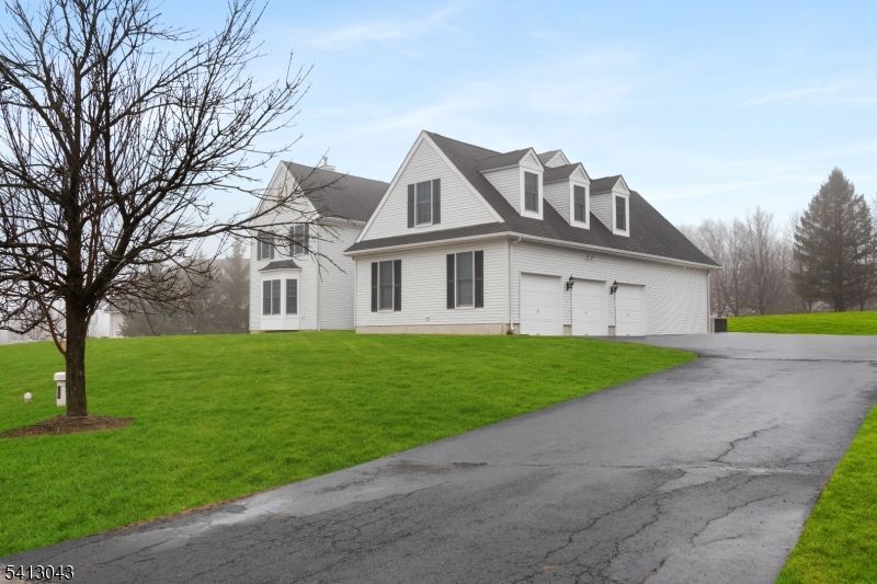 3 Manchur Ct Raritan, NJ 08822